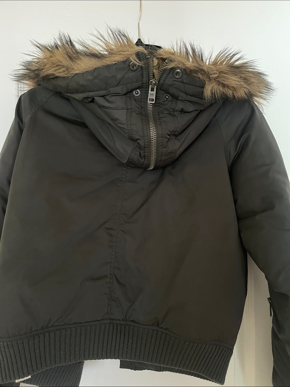 American Eagle Outfitters Black Hooded Puffer Jacket with Faux Fur Trim - Picture 8 of 9